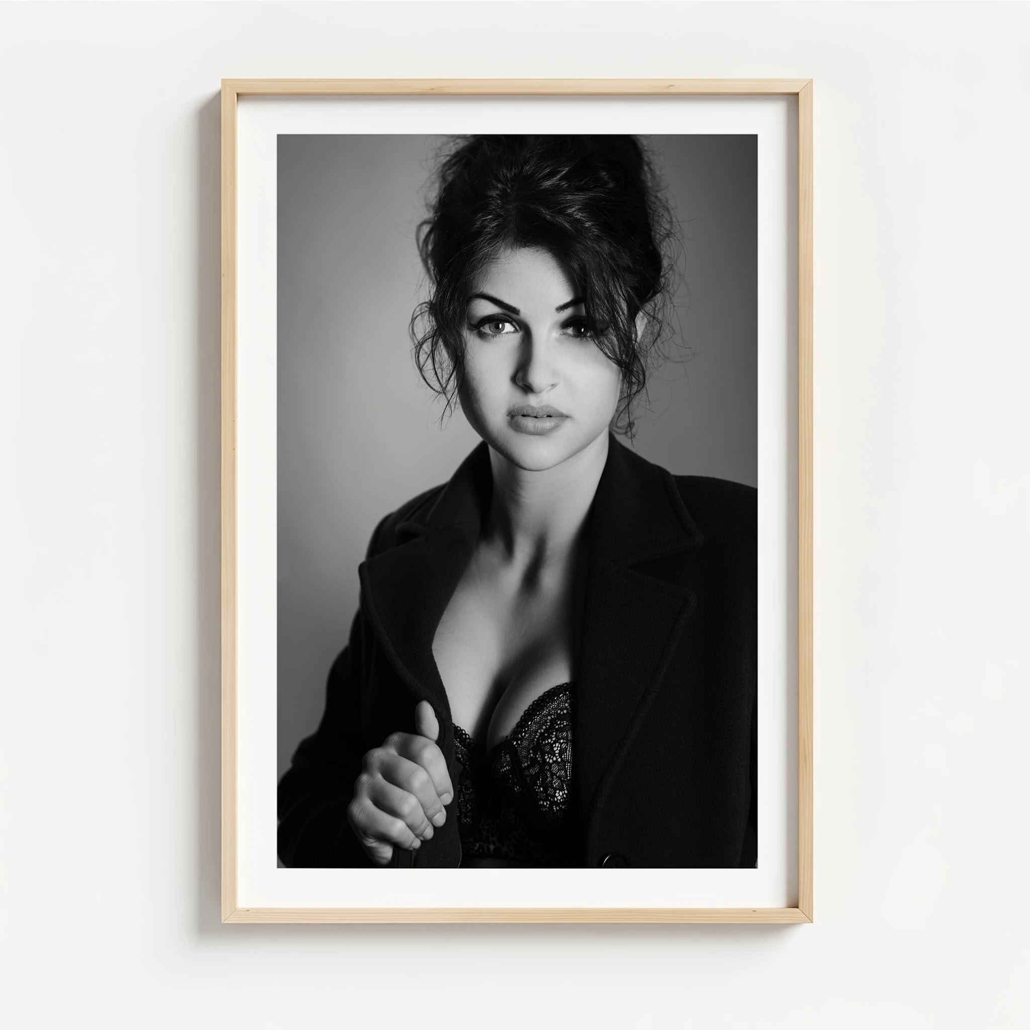 Standard Thin Frame Photo Mockup